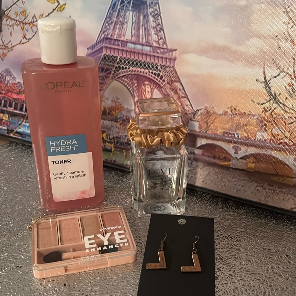 🛍️B2G1 FREE🛍️NWT 6 Piece Makeup & Jewelry Set: eyeshadow palette, earrings,